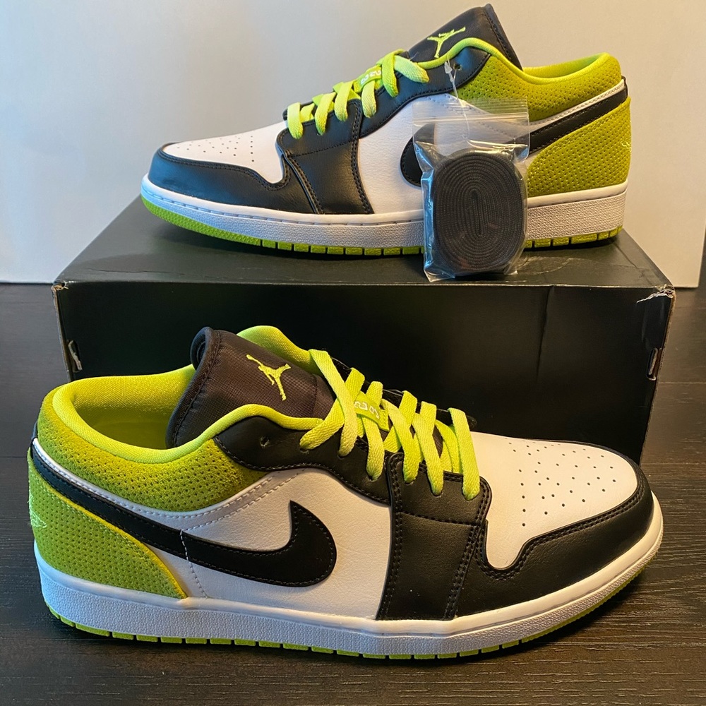 Air Jordan 1 Low SE Black Cyber